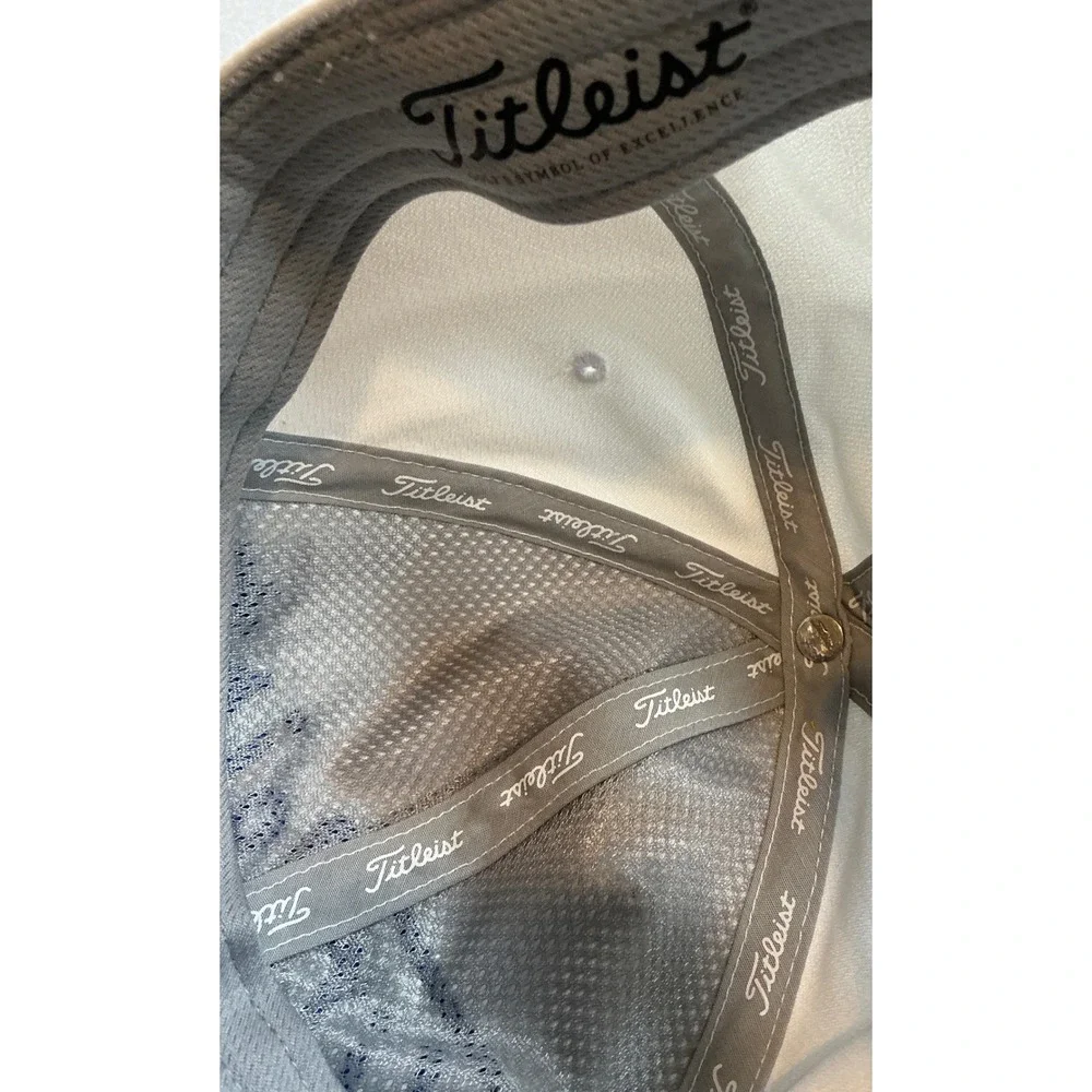 Titleist Golf Hat Adjustable Strap White Blue Embroidered‎ Logo One Size Casual
